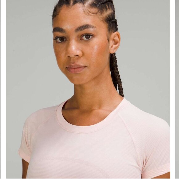 NWT Swiftly Tech Short-Sleeve Shirt 2.0 Strawberry Milkshake size 4 - Picture 5 of 6